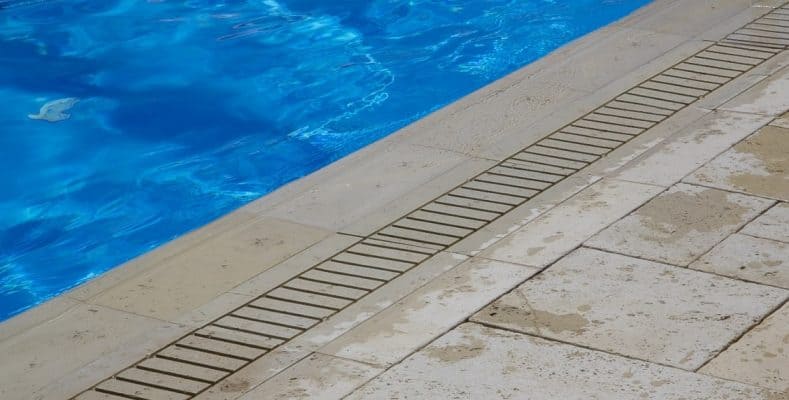 Care este rolul pavajului si al bordurii in amenajarea unei piscine Bordura piscina Arvore 09 min 789x400 1