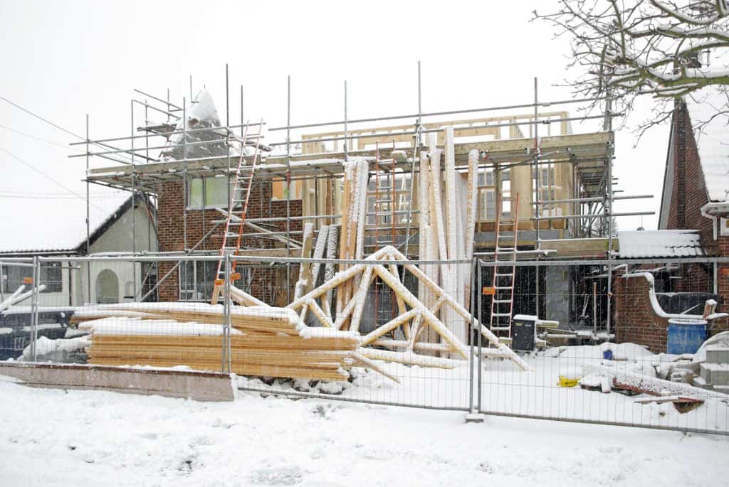 cladire iarna protectie cu folie bariera de vapori