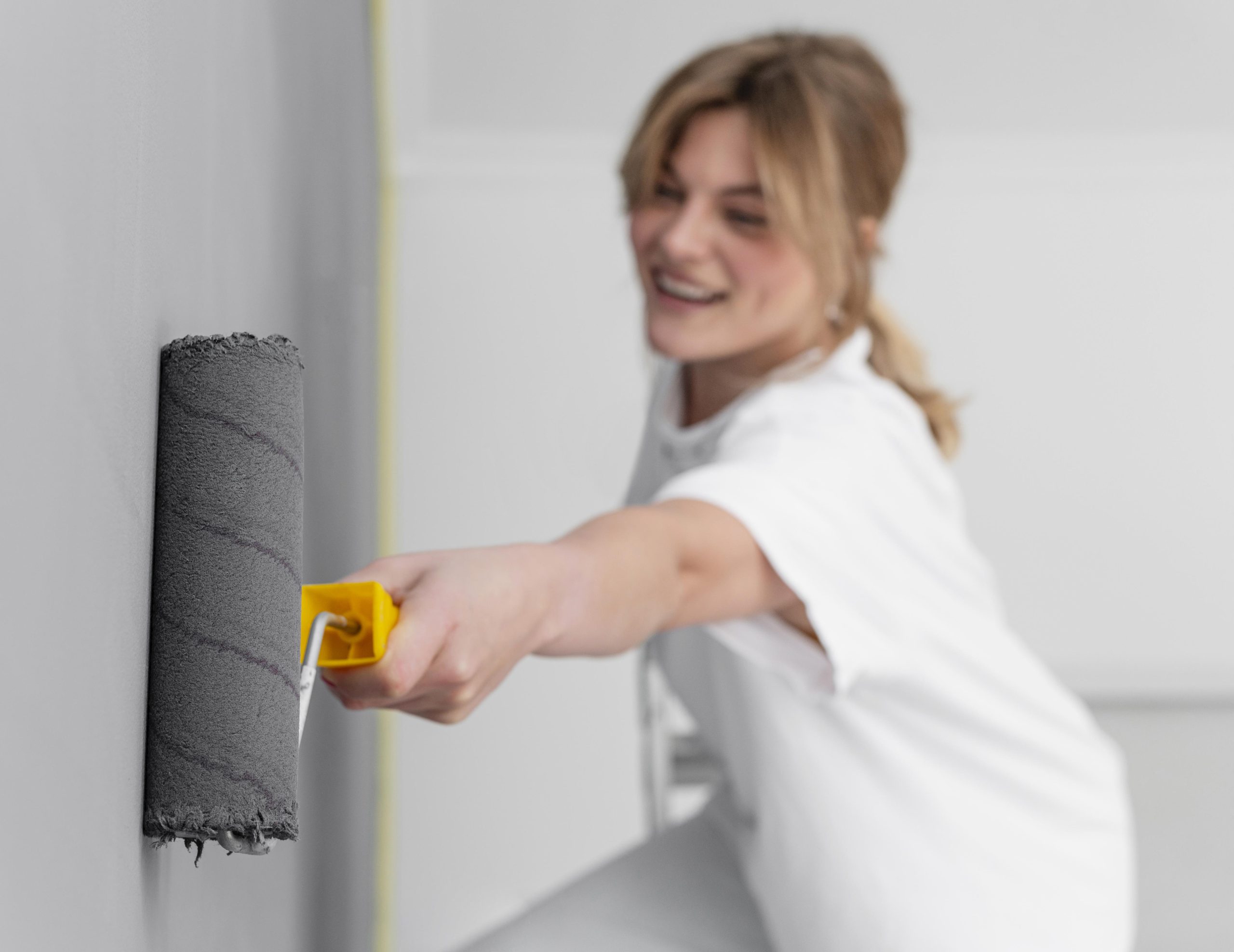 aplicare vopsea cu trafaletul